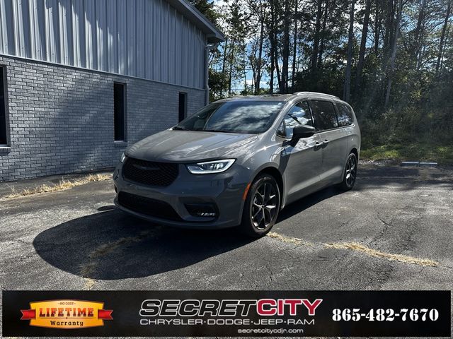 2023 Chrysler Pacifica Touring-L