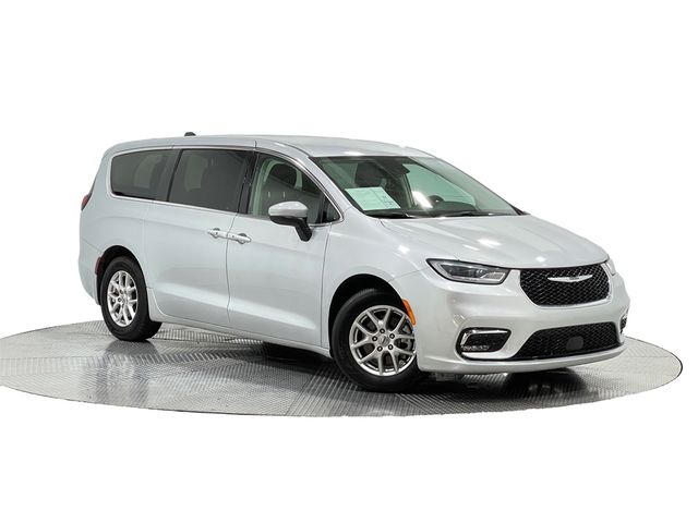 2023 Chrysler Pacifica Touring-L