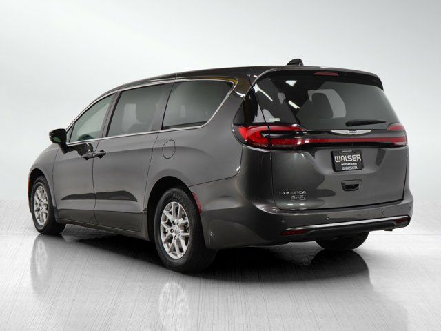 2023 Chrysler Pacifica Touring-L