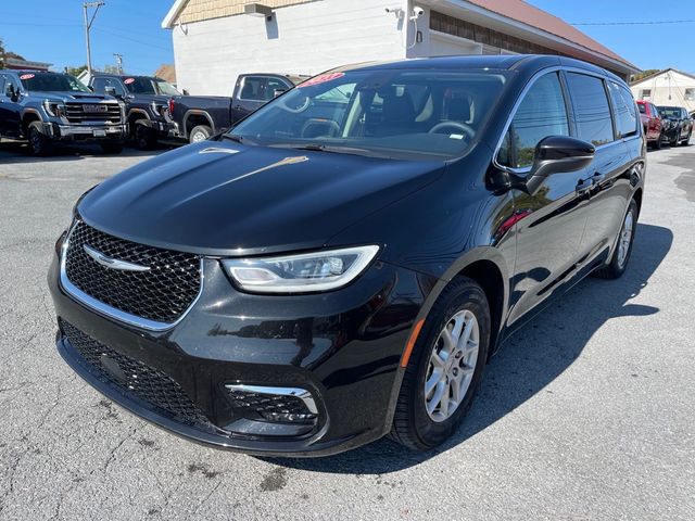 2023 Chrysler Pacifica Touring-L