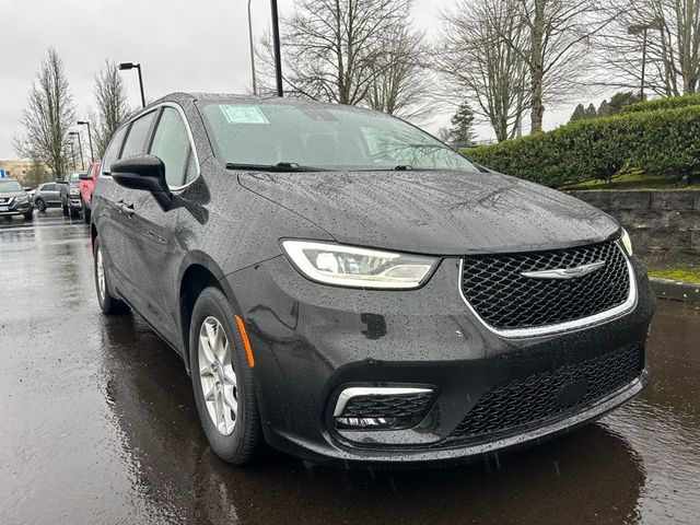 2023 Chrysler Pacifica Touring-L