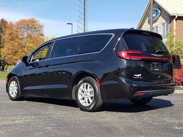 2023 Chrysler Pacifica Touring-L