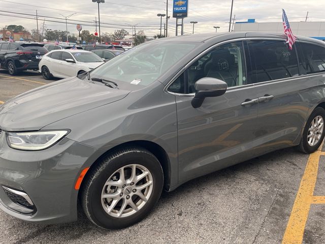 2023 Chrysler Pacifica Touring-L