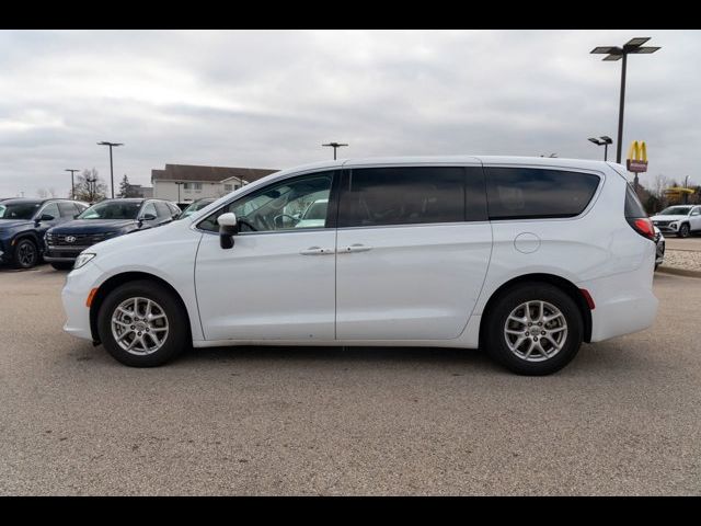 2023 Chrysler Pacifica Touring-L