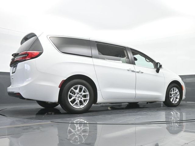 2023 Chrysler Pacifica Touring-L