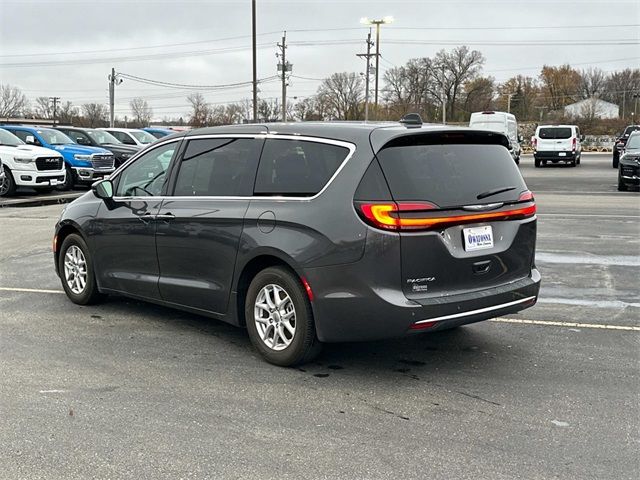 2023 Chrysler Pacifica Touring-L