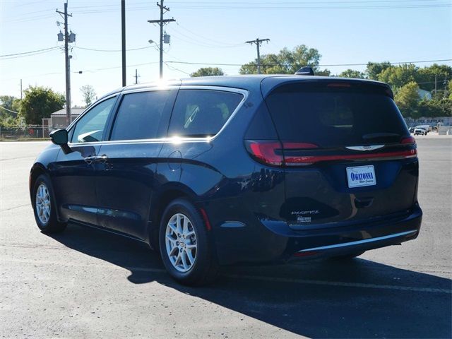 2023 Chrysler Pacifica Touring-L