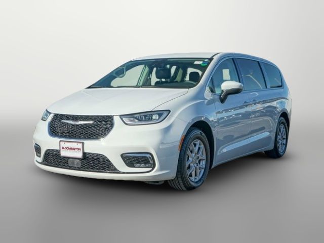 2023 Chrysler Pacifica Touring-L