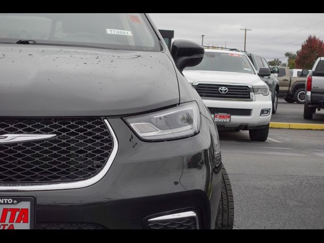 2023 Chrysler Pacifica Touring-L