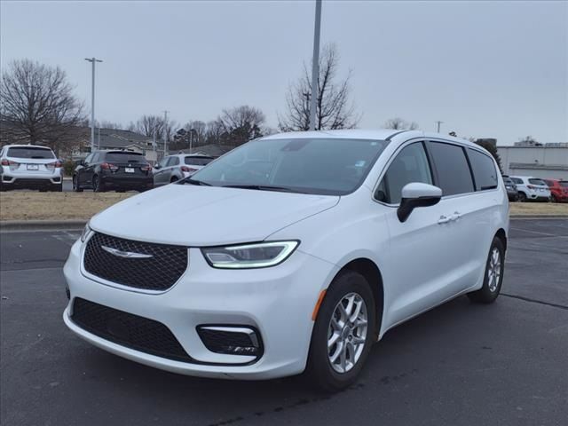 2023 Chrysler Pacifica Touring-L