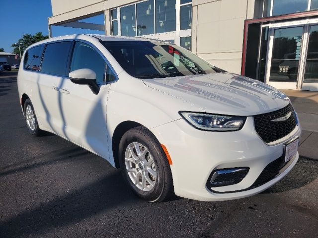 2023 Chrysler Pacifica Touring-L