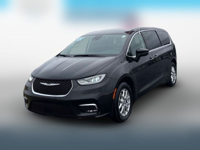 2023 Chrysler Pacifica Touring-L