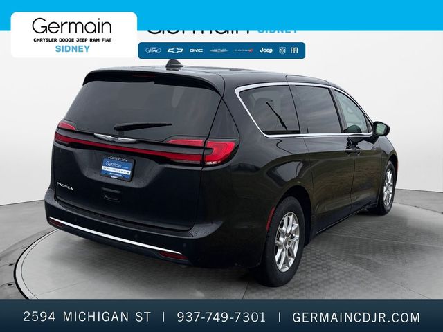 2023 Chrysler Pacifica Touring-L