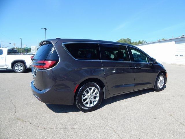 2023 Chrysler Pacifica Touring-L