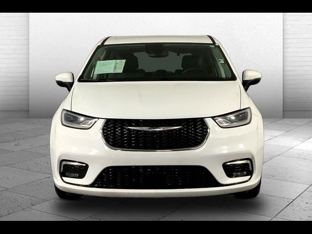 2023 Chrysler Pacifica Touring-L