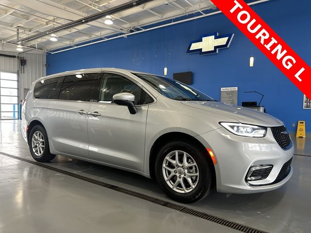 2023 Chrysler Pacifica Touring-L