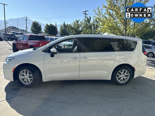 2023 Chrysler Pacifica Touring-L