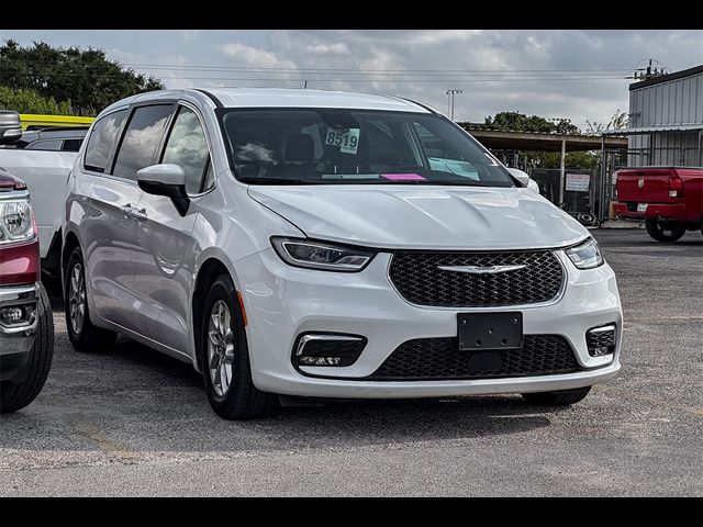 2023 Chrysler Pacifica Touring-L