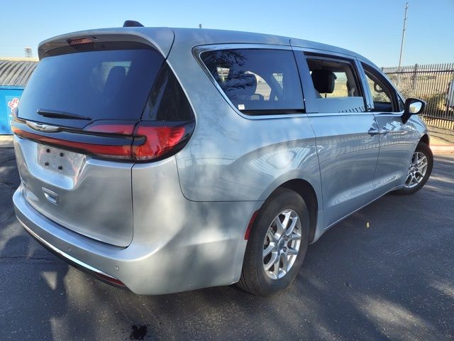 2023 Chrysler Pacifica Touring-L