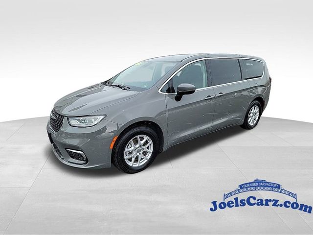 2023 Chrysler Pacifica Touring-L