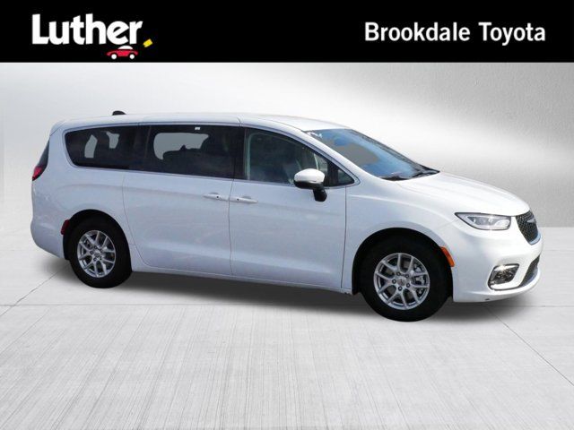 2023 Chrysler Pacifica Touring-L