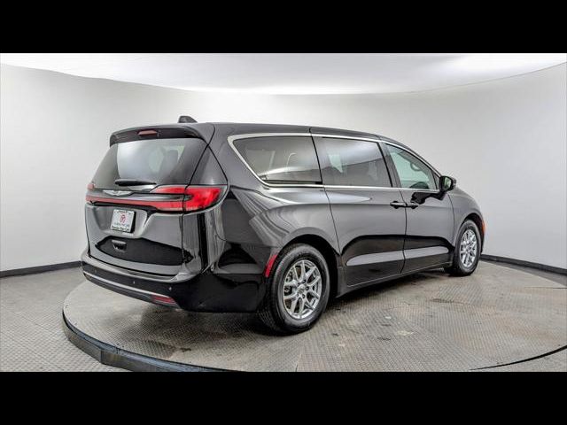 2023 Chrysler Pacifica Touring-L