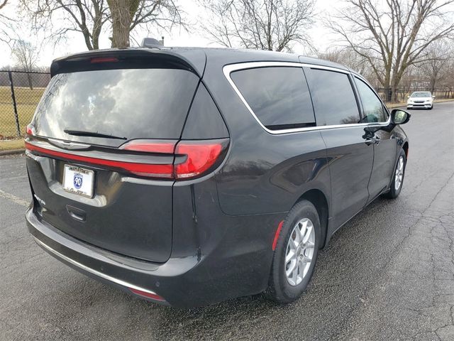 2023 Chrysler Pacifica Touring-L