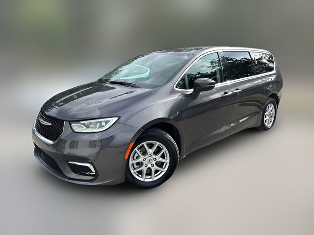 2023 Chrysler Pacifica Touring-L