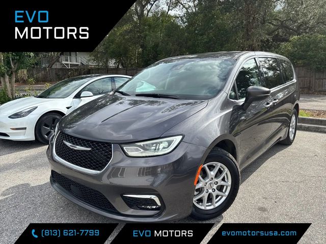 2023 Chrysler Pacifica Touring-L
