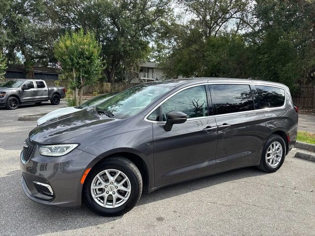 2023 Chrysler Pacifica Touring-L