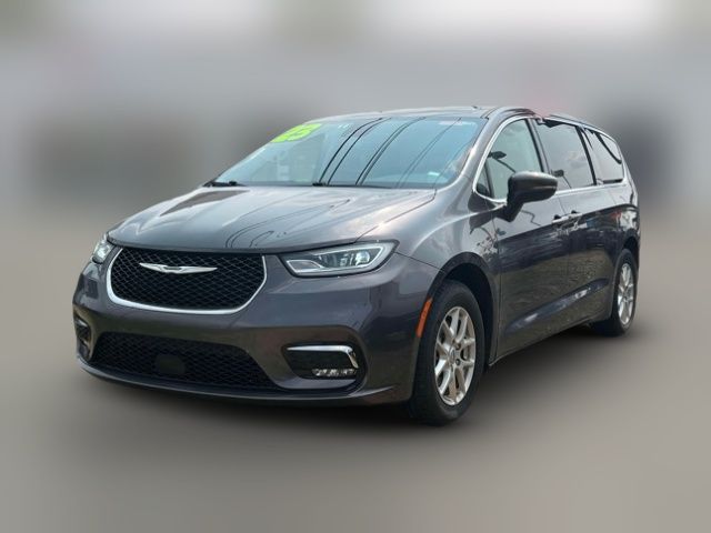 2023 Chrysler Pacifica Touring-L