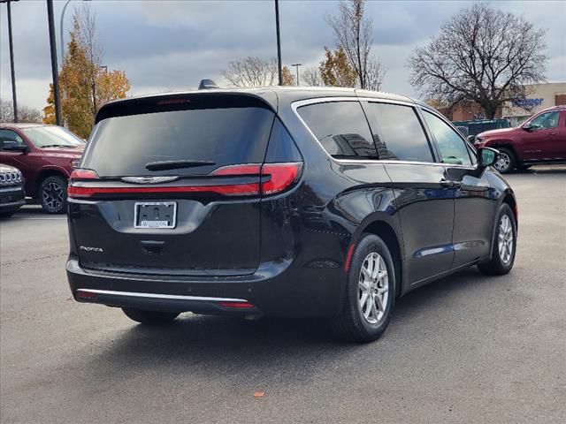 2023 Chrysler Pacifica Touring-L