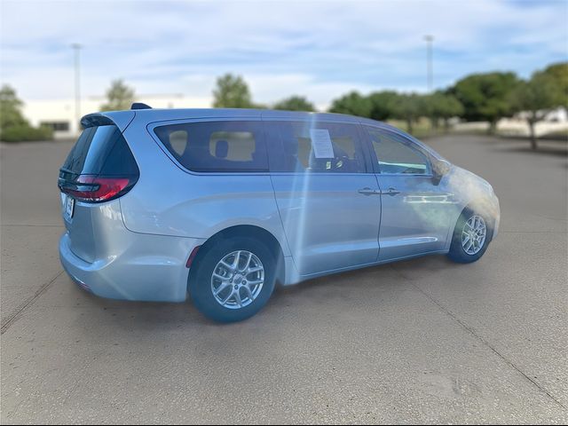 2023 Chrysler Pacifica Touring-L