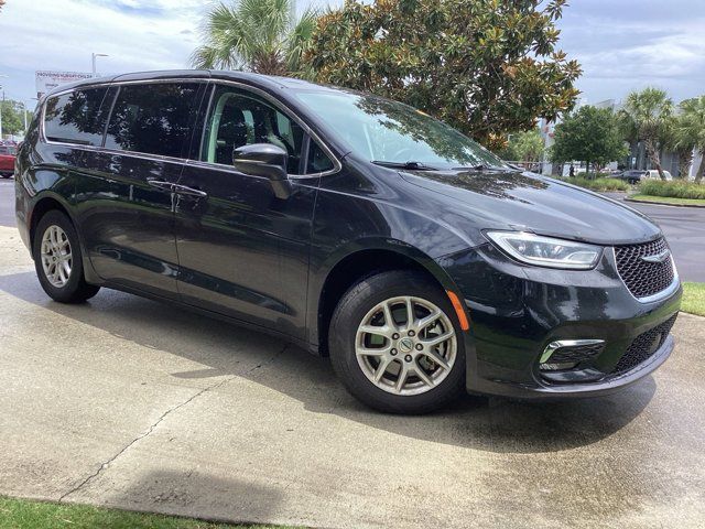 2023 Chrysler Pacifica Touring-L