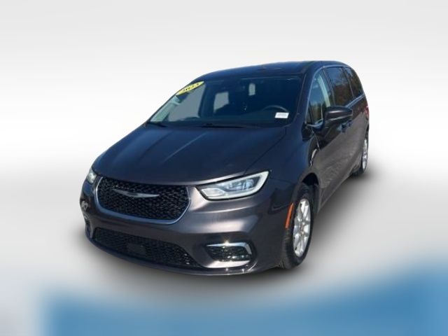 2023 Chrysler Pacifica Touring-L