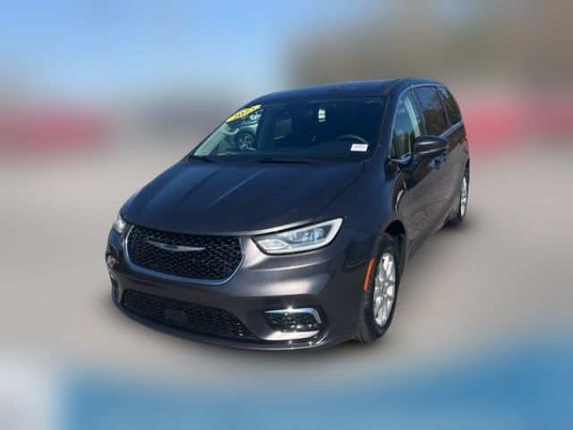 2023 Chrysler Pacifica Touring-L