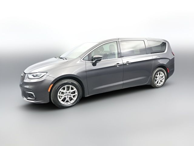 2023 Chrysler Pacifica Touring-L