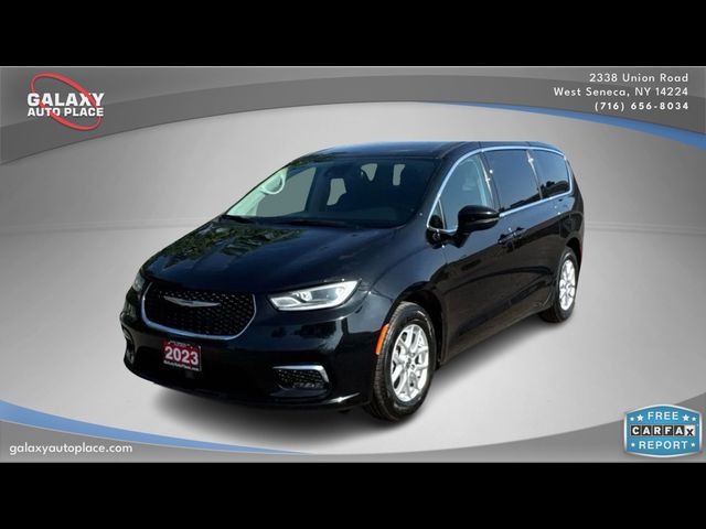 2023 Chrysler Pacifica Touring-L