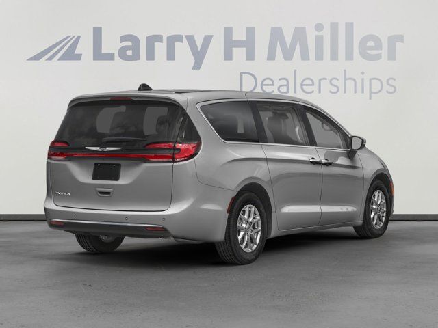 2023 Chrysler Pacifica Touring-L