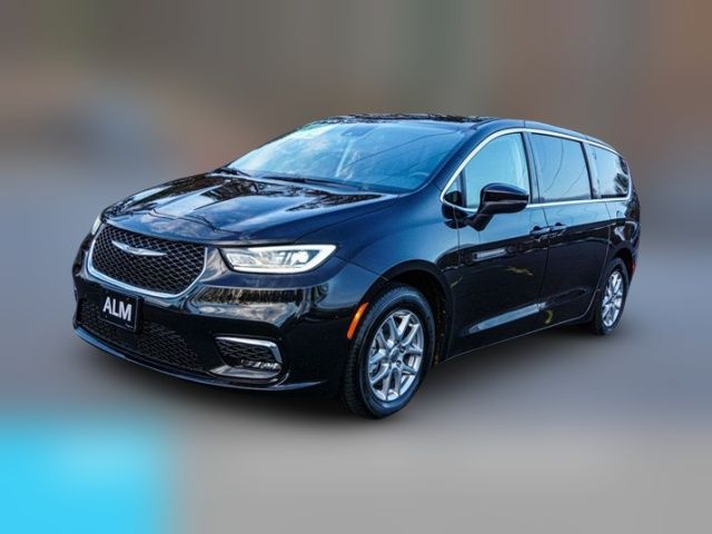 2023 Chrysler Pacifica Touring-L