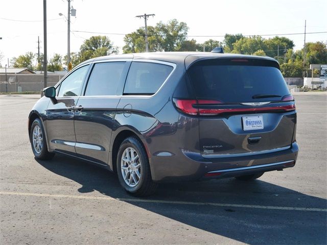 2023 Chrysler Pacifica Touring-L