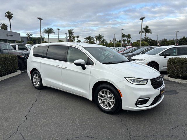 2023 Chrysler Pacifica Touring-L