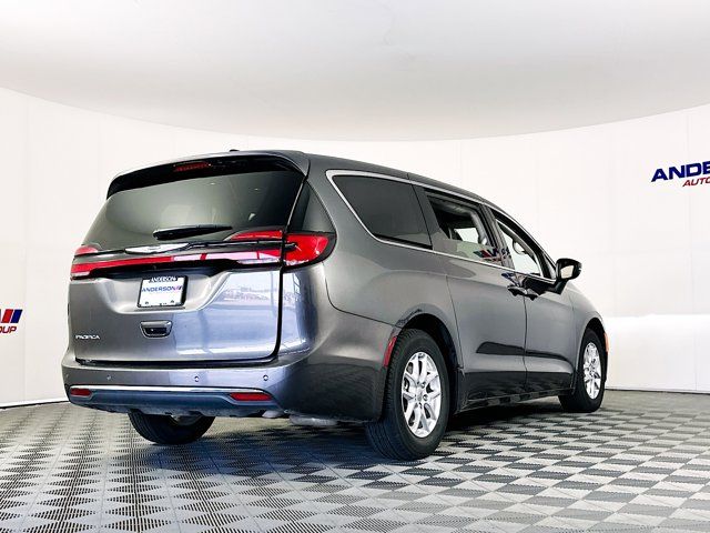 2023 Chrysler Pacifica Touring-L