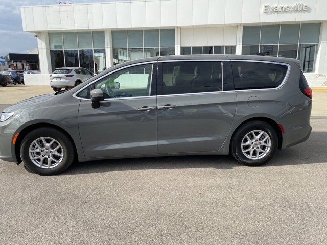 2023 Chrysler Pacifica Touring-L