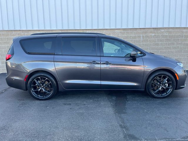 2023 Chrysler Pacifica Touring-L