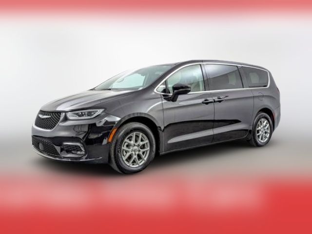 2023 Chrysler Pacifica Touring-L