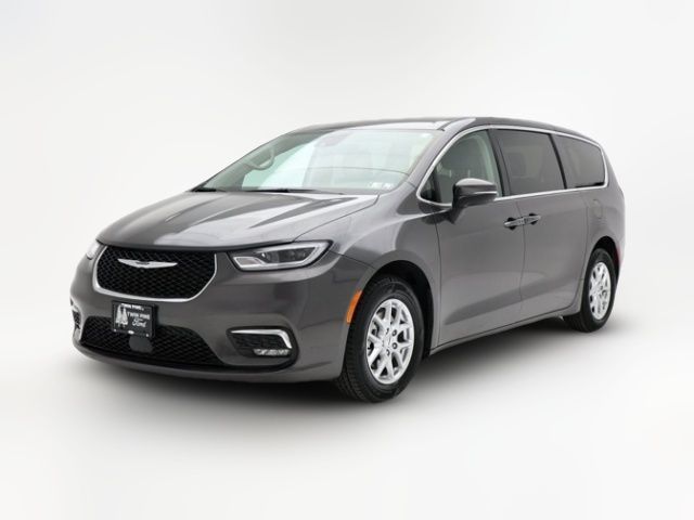 2023 Chrysler Pacifica Touring-L