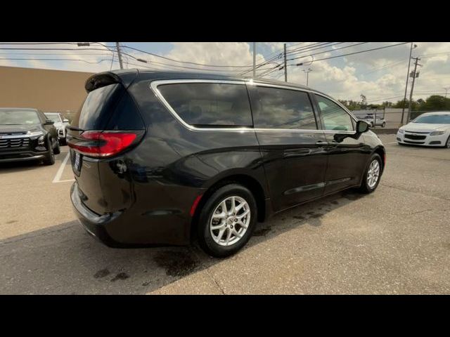 2023 Chrysler Pacifica Touring-L