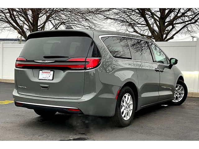 2023 Chrysler Pacifica Touring-L