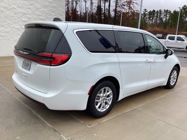 2023 Chrysler Pacifica Touring-L